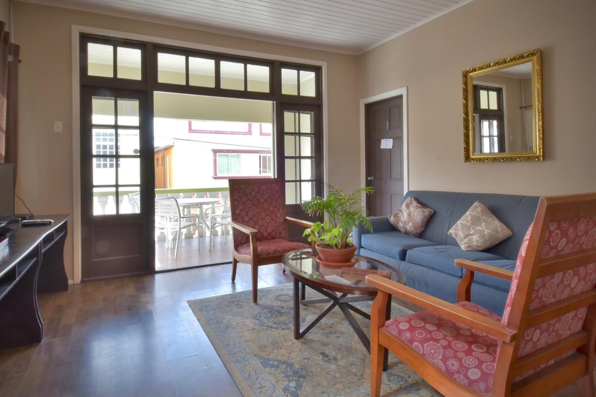 Pista Q hostel and apartments