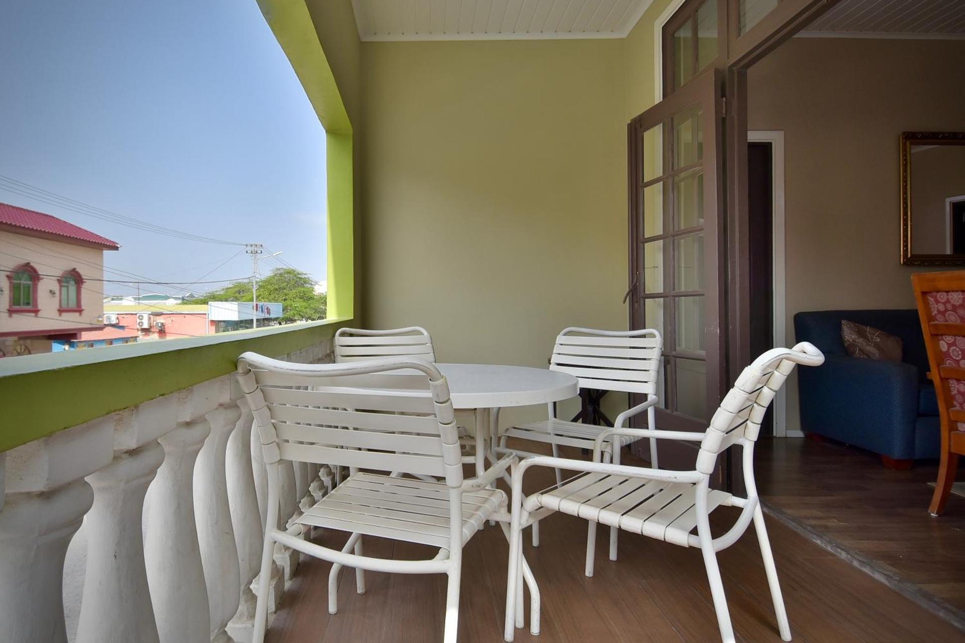 Pista Q hostel and apartments