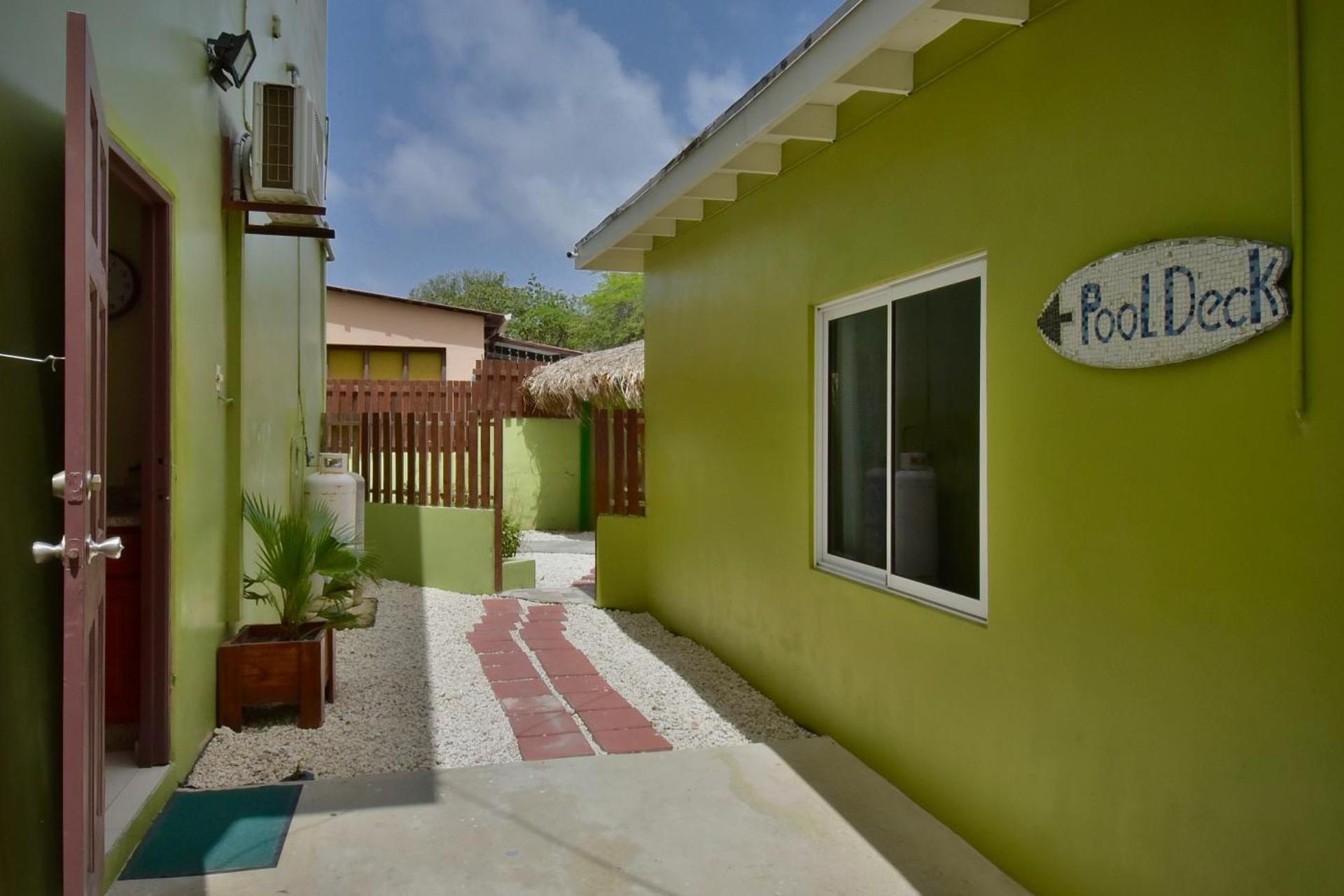 Pista Q hostel and apartments