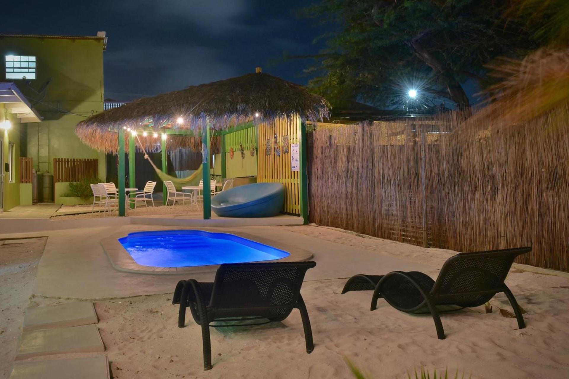 Pista Q hostel and apartments