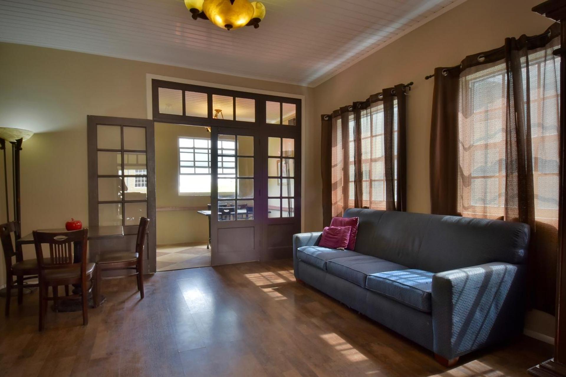 Pista Q hostel and apartments